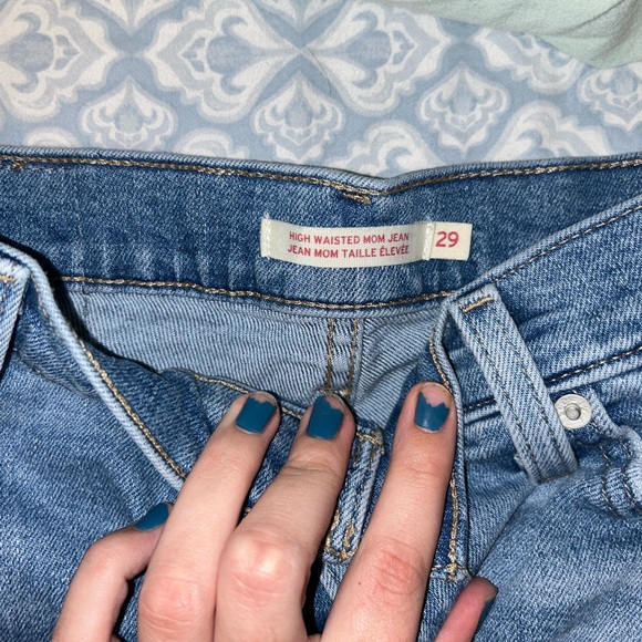 LEVIS high waisted mom jeans - Picture 3 of 3